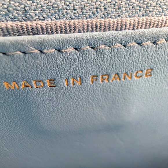 Chanel Blue Caviar Wallet on Chain (WOC) - Picture 11 of 16